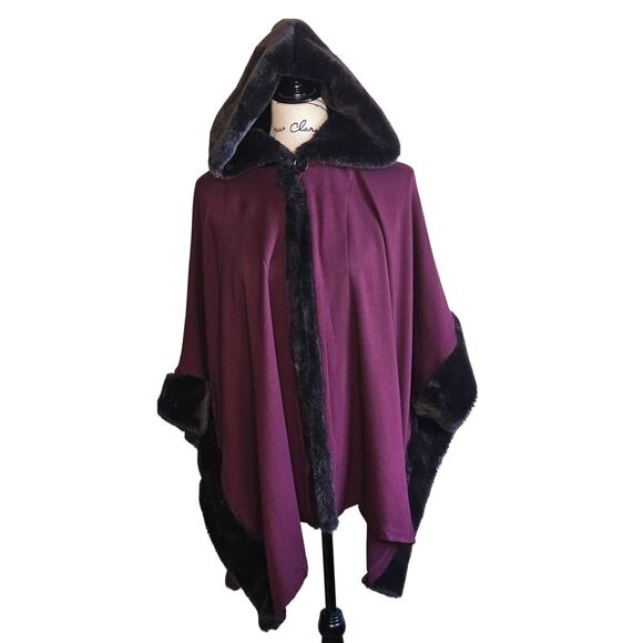 New! Chico's Delphine Faux Fur Hooded Ruana/Cape in Deep Raisin, One Size - Picture 1 of 6